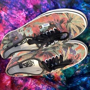 Tropical Vans Size 9 women